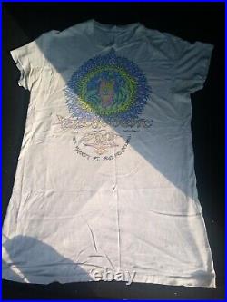 1980's Vintage Grateful Dead Artist Mikio/Phillip Brown Psychedelic Shop T Shirt