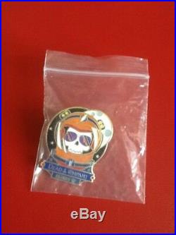 Dead and company pin 2015 GDP FALL TOUR STANDING ON THE MOON Hat Shirt Pin RARE