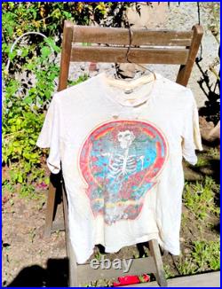 True Vintage 1977 GRATEFUL DEAD Skull & Roses BERTHA Concert Tour Shirt Size M