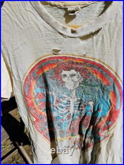 True Vintage 1977 GRATEFUL DEAD Skull & Roses BERTHA Concert Tour Shirt Size M