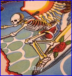 Vintage 1986 Grateful Dead Surfing Skeleton T-Shirt Large California Griffin GDP