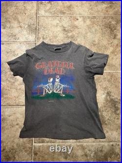Vintage Faded Grateful Dead 1981 Size Medium Dead Set Concert Band T-Shirt
