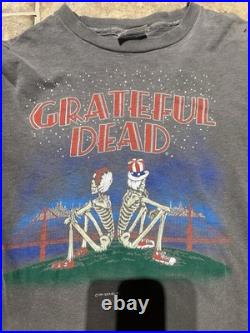 Vintage Faded Grateful Dead 1981 Size Medium Dead Set Concert Band T-Shirt