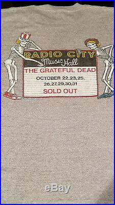Vintage GRATEFUL DEAD T-SHIRT RADIO CITY MUSIC HALL 1980