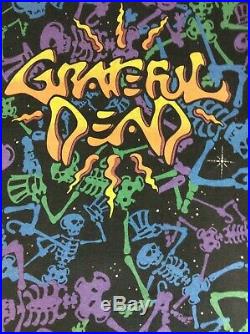 Vintage Grateful Dead All Over Print Tee Shirt Brockum Size L/XL (114)