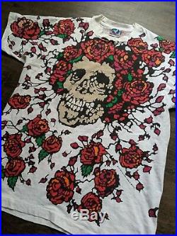 Vintage rare 90s Grateful Dead Bertha Skull Roses all over print T-shirt Large